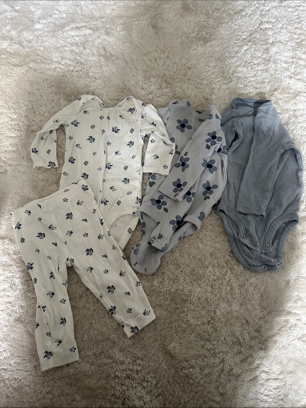 Baby Long Sleeve One-Piece Bodysuit Set in Light Blue and White